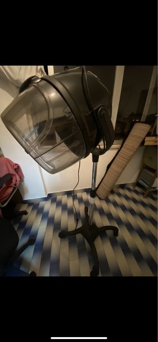 Secador de cabelo em pe