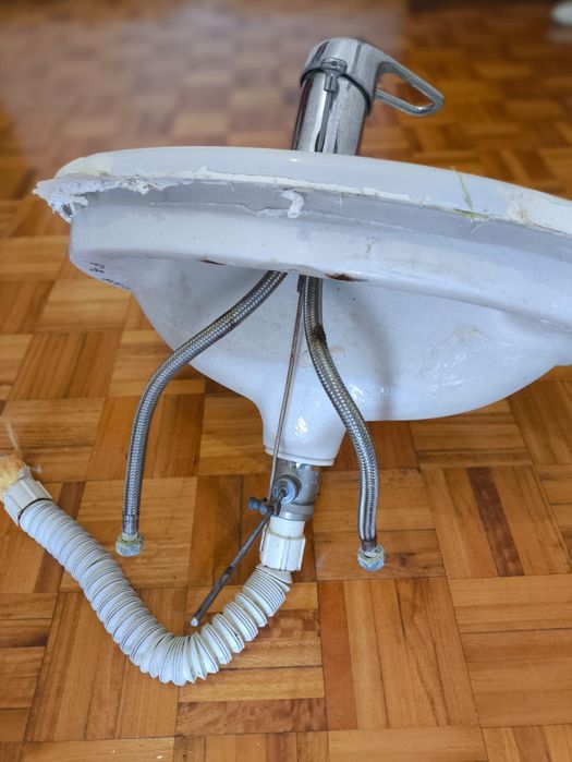 Lavatório de WC ROCA -  Com ou sem torneira