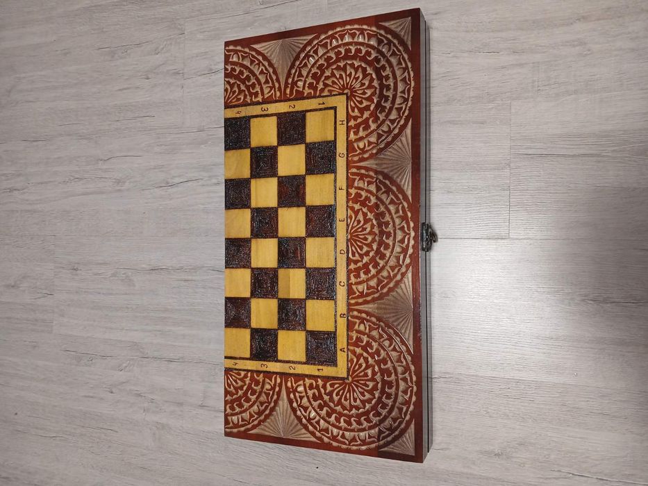 Шахматы и нарды,ручной роботы 60х60