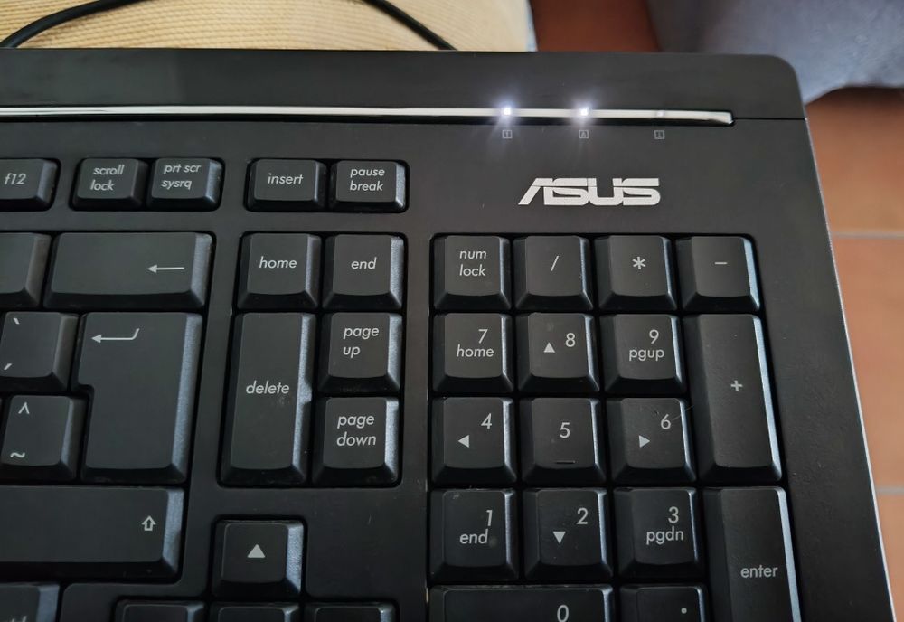 Teclado ASUS Multimedia Kb34211