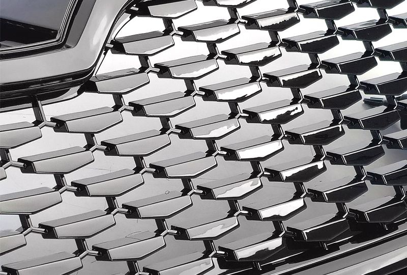 GRELHA DIANTEIRA PRETO BRILHO PARA SKODA OCTAVIA 2012-2017