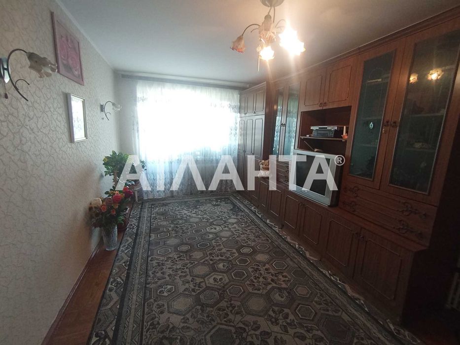 Однокомнатная квартира на Заболотного. Средний этаж