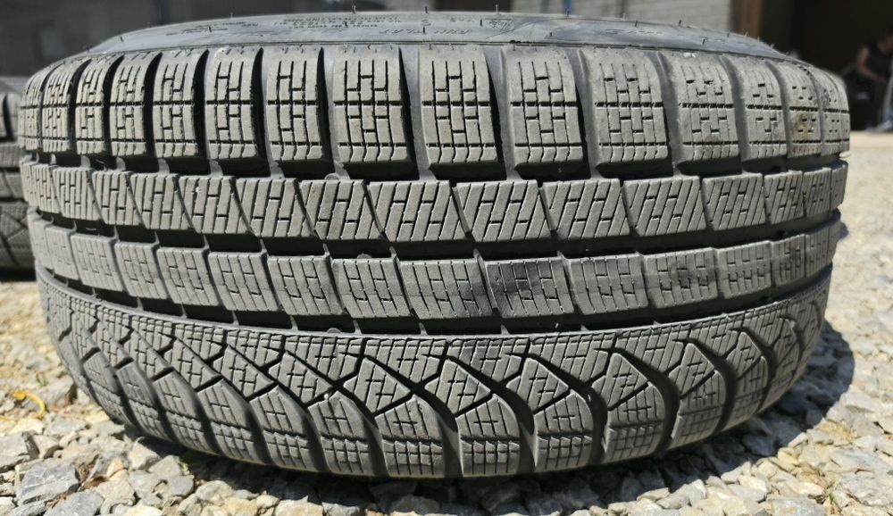 Komplet BMW Pirelli 19'