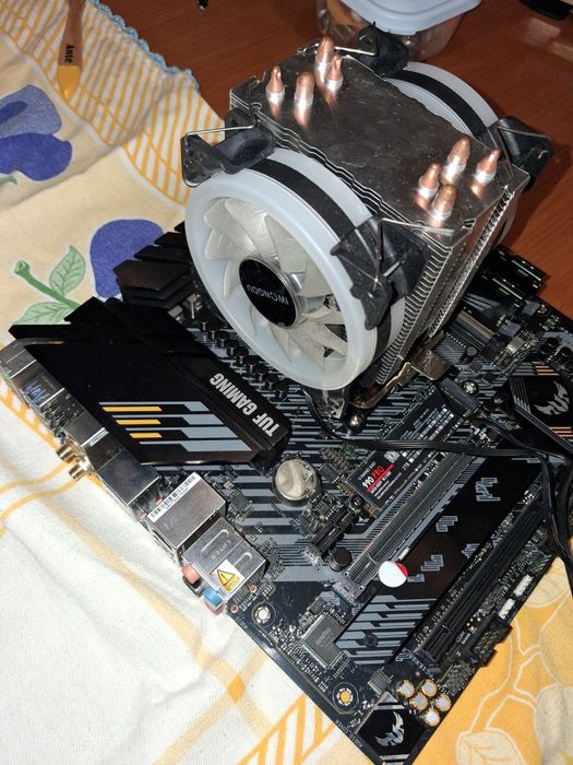 Pc 5600x, gpu 6650xt, motherboard asus tuf gaming b550, 16 gb ddr4, 3200mhz,  m2 ssd 2tb. Colleer, fonte corsair 650  80  plus