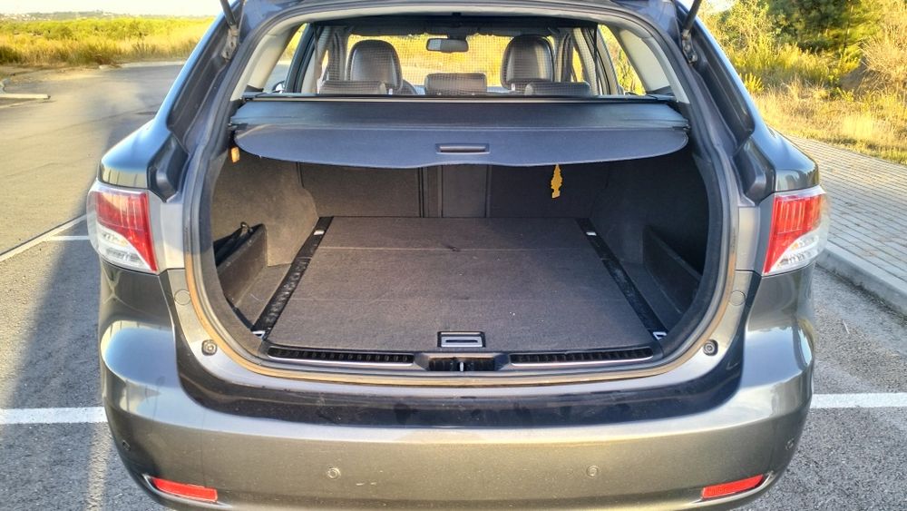 Vendo Toyota Avensis SW — photo 4