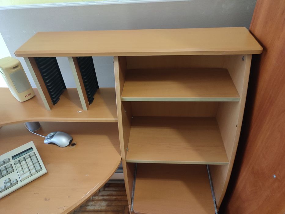 Продам  стіл  для комп'ютера