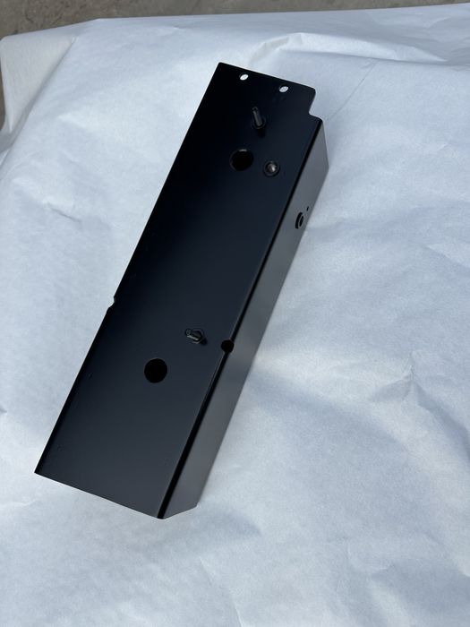 Chevrolet Corvette C8 podluznica strefa zgniotu tyl prawa lewa nowa