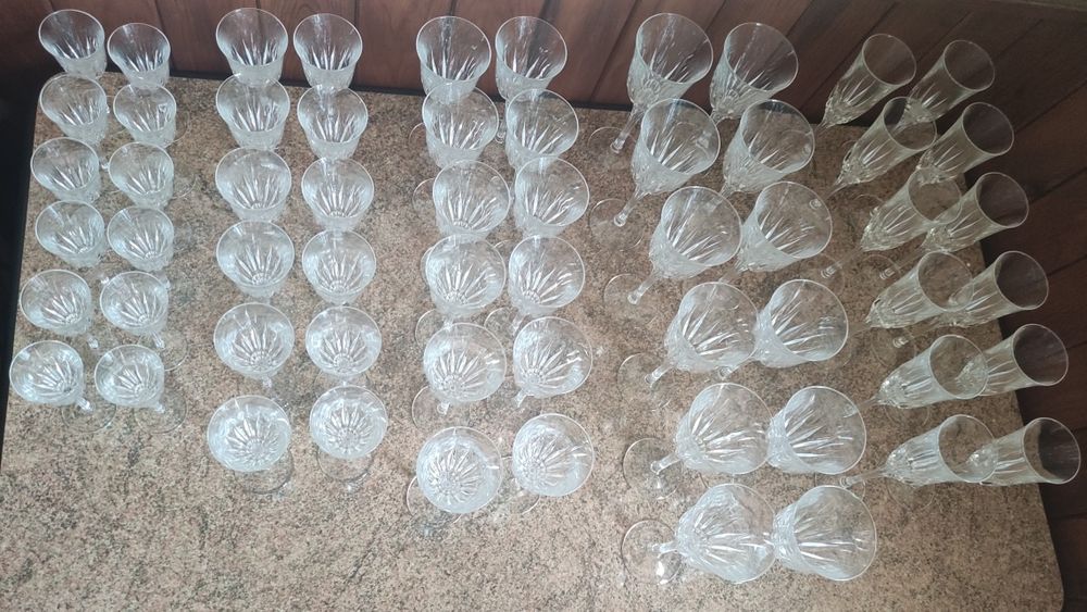 Serviço de 60 Copos de Cristal