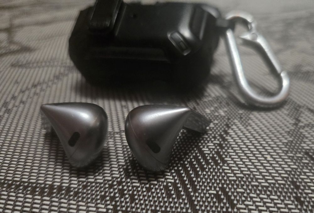 Продам навушники  Samsung Galaxy Buds 3