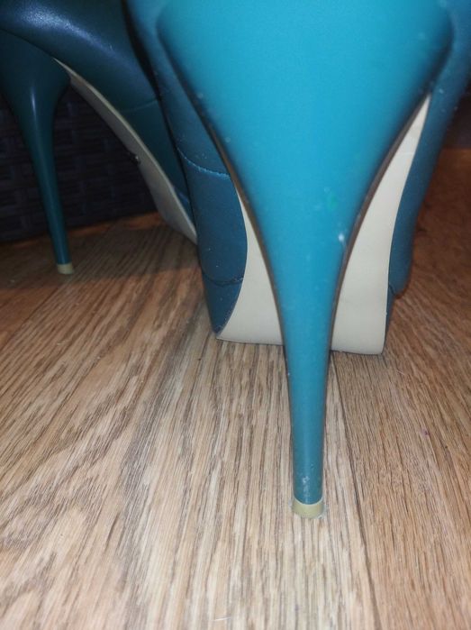 SZPILKI na wysokiej platformie / rozm. 38 / Butelkowa zieleń