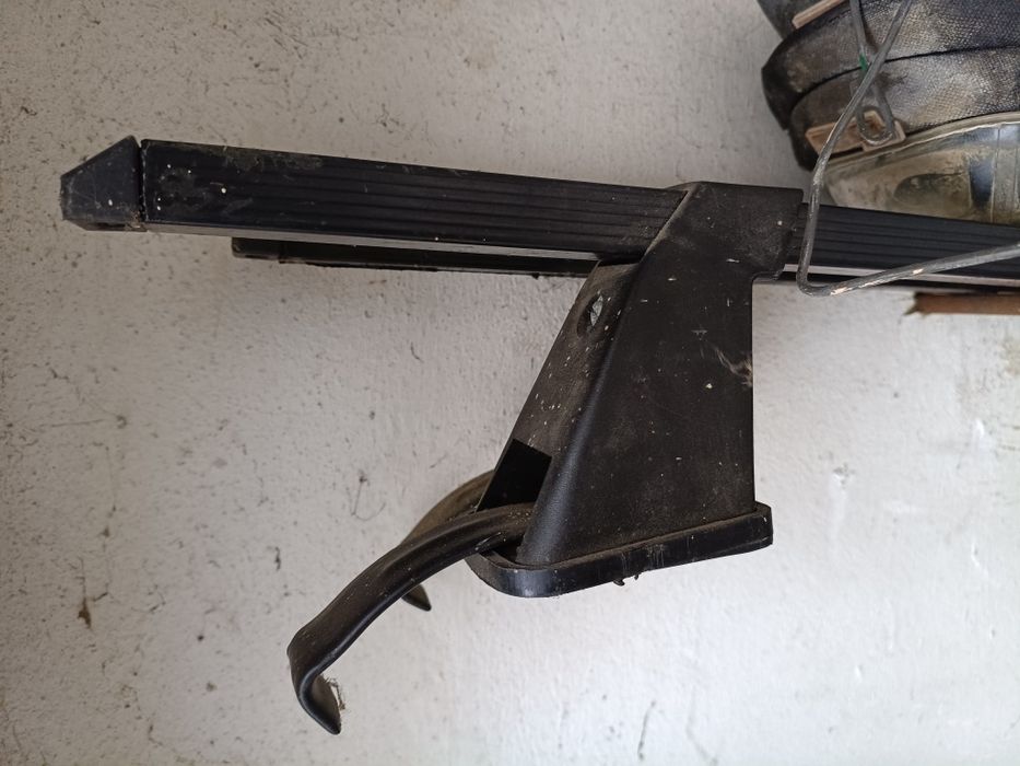 Део Ланос багажник на дах