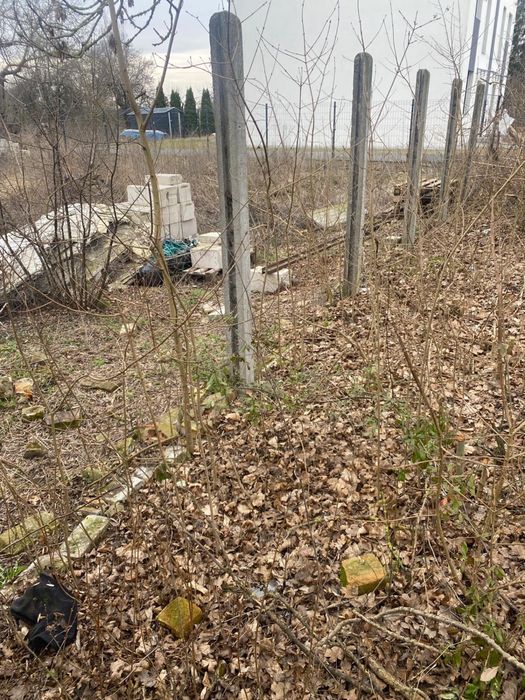 Oddam za darmo słupki betonowe ogrodzeniowe – 10 szt.