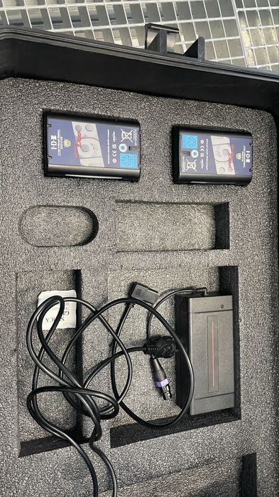 Luz led de video cinema Rayzr MC 200 RGB como nova + bateria e caixa