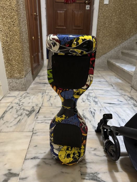 Hoverboard estado como novo, um pouco usado o valor é de tudo junto