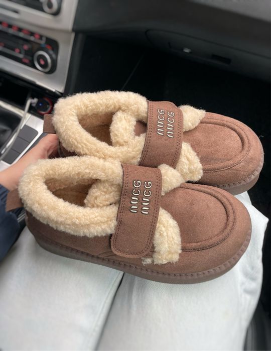 Коричневі жіночі чобітки