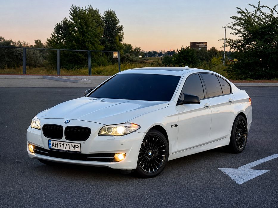 Продам BMW 528i F10 2013 год