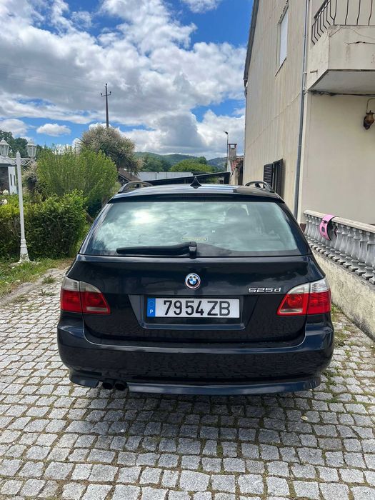 BMW E61 525d 177cv aceito trocas ou retomas