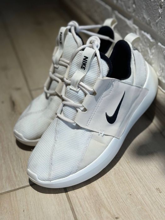 Nike E-Series AD жіночі кросівки білі, розмір 40, майже нові