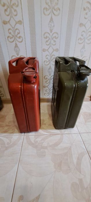 Каністри залізні 20 л.для палива вживані