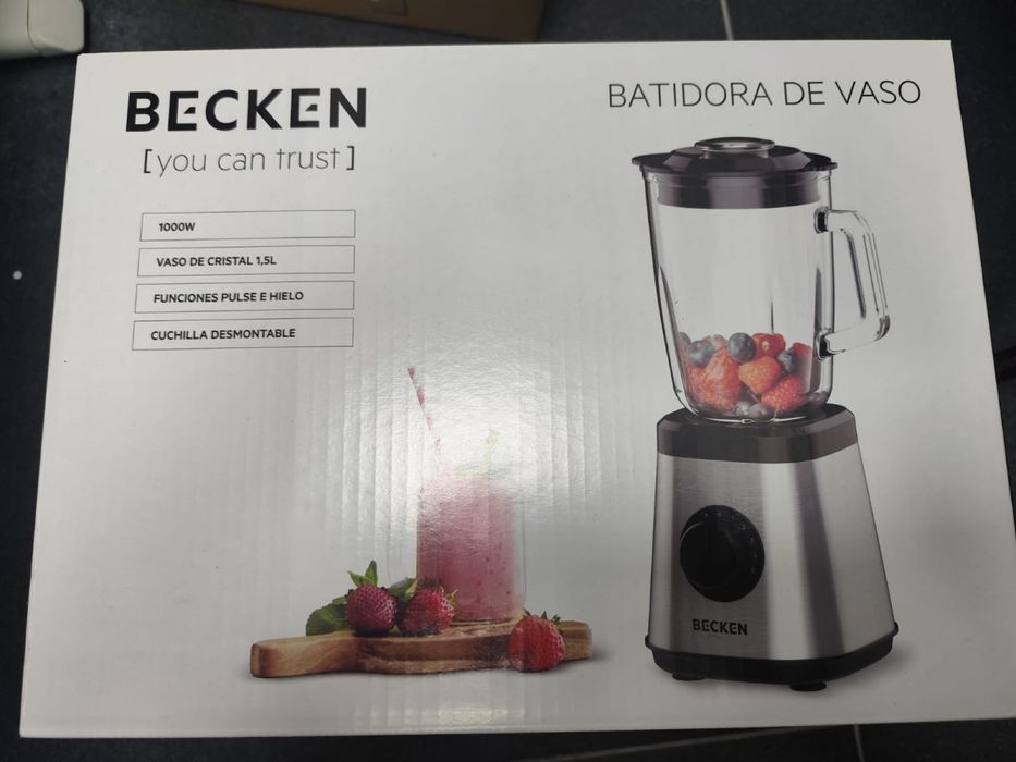 Liquidificadora Becken nova