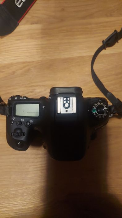 Aparat canon eos 77d