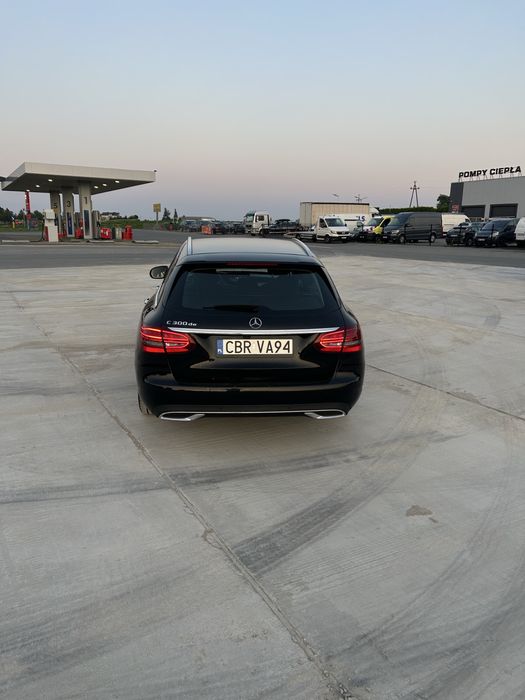 Sprzedam mercedes klasa c 300 de 2021
