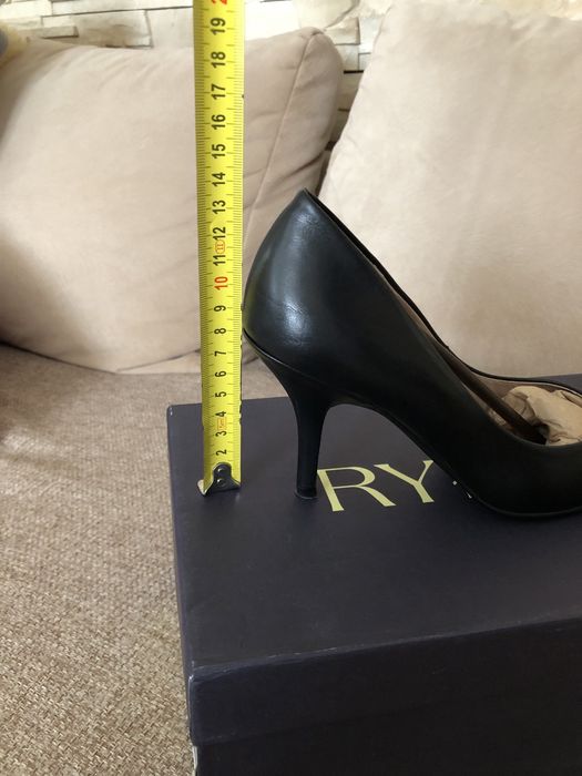 Skórzane szpilki czarne Ryłko Estima roz. 35 stan idealny