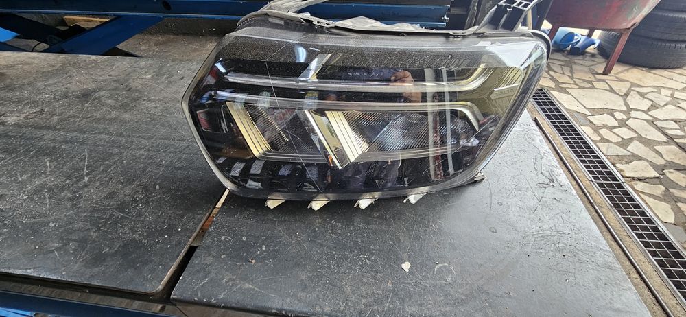 Farol / Farolim Esquerdo  dacia duster 2