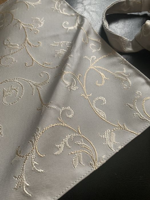 Plastron i poszetka Wilvorst nowy