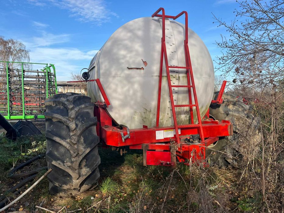 Бак для внесення рідких добрив "Bourgault"