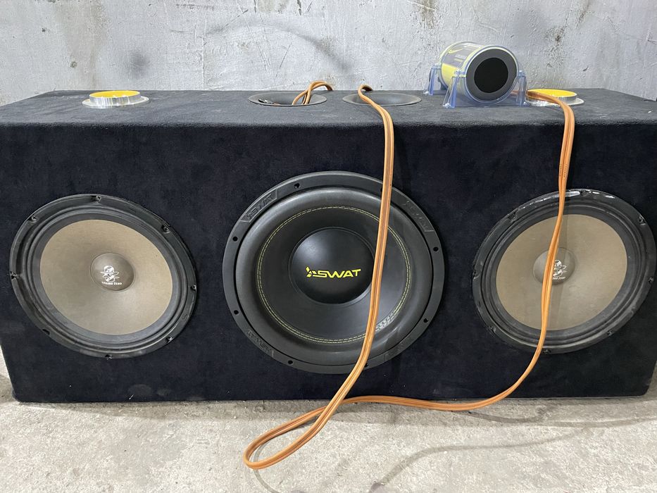 Продам сабвуфер в авто