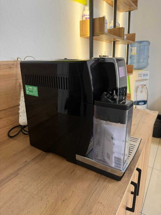 Кавоварка Delonghi Dinamica з новим молочником