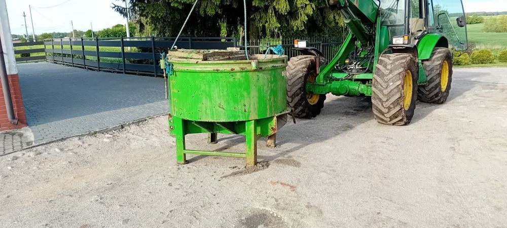Betoniarka na wom  800 litrów