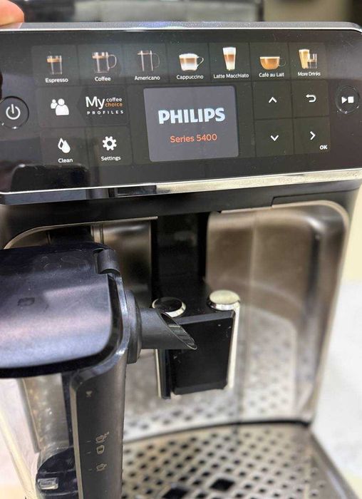 Кавоварка Phillips LatteGo 5447/90 повністю обслужена