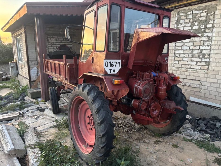 Продам трактор Т16