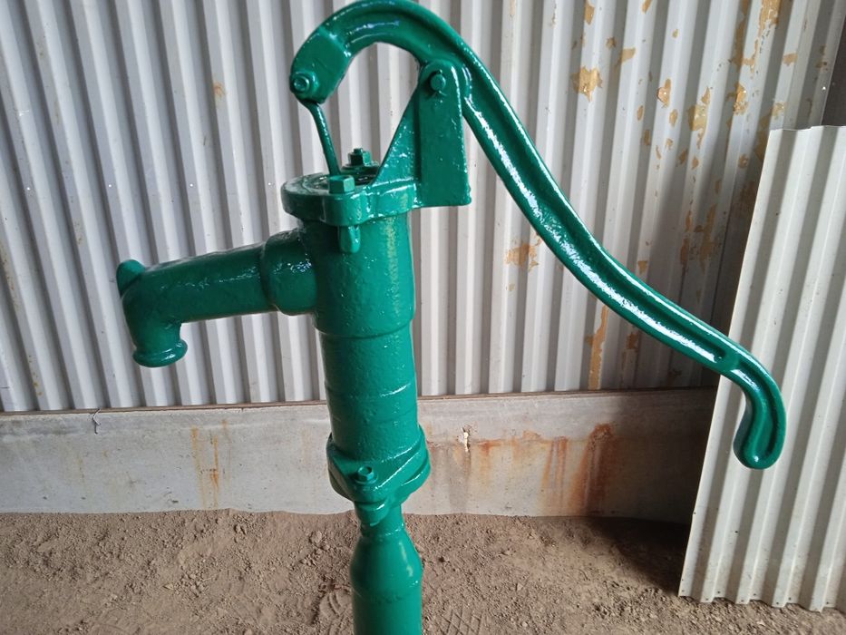 Продам старовину водяну колонку,кран,