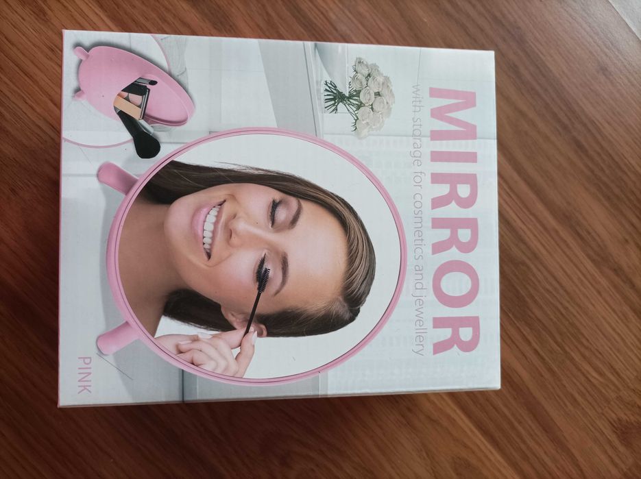 Lusterko stojące z kieszonką na kosmetyki Nowe