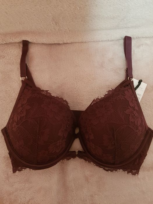 Biustonosz ze strapsami - nowy