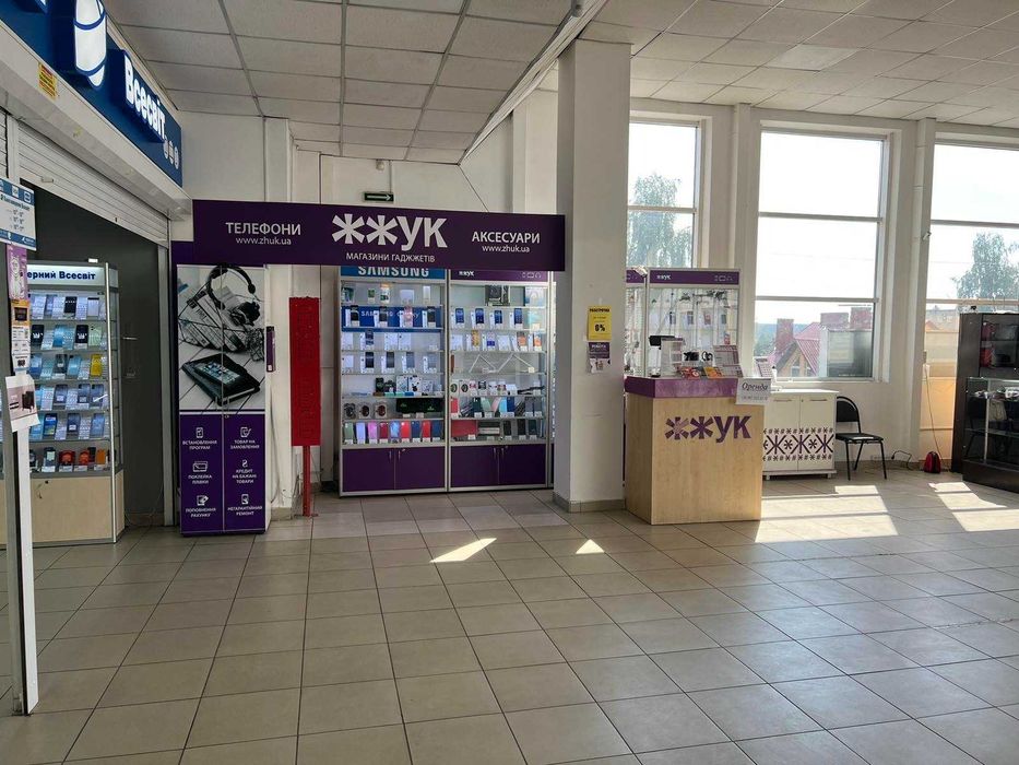 Яворів. Оренда приміщення в ТЦ АТБ. 37м, 18м. Вигідно, власник. 2 пов.