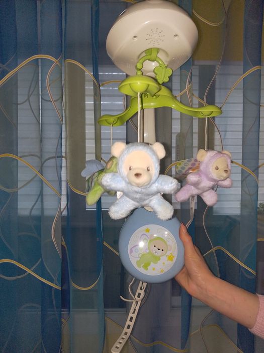 Мобиль на детскую кроватку