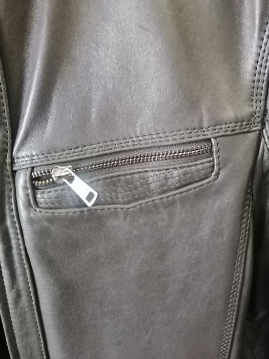 Куртка кожаная стильная.