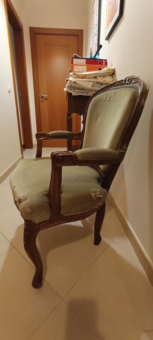 Cadeira antiga para restauro
