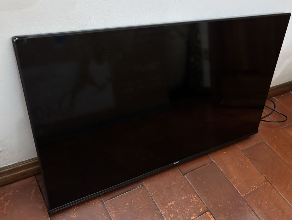 Smarttv Hisense 40” danificada