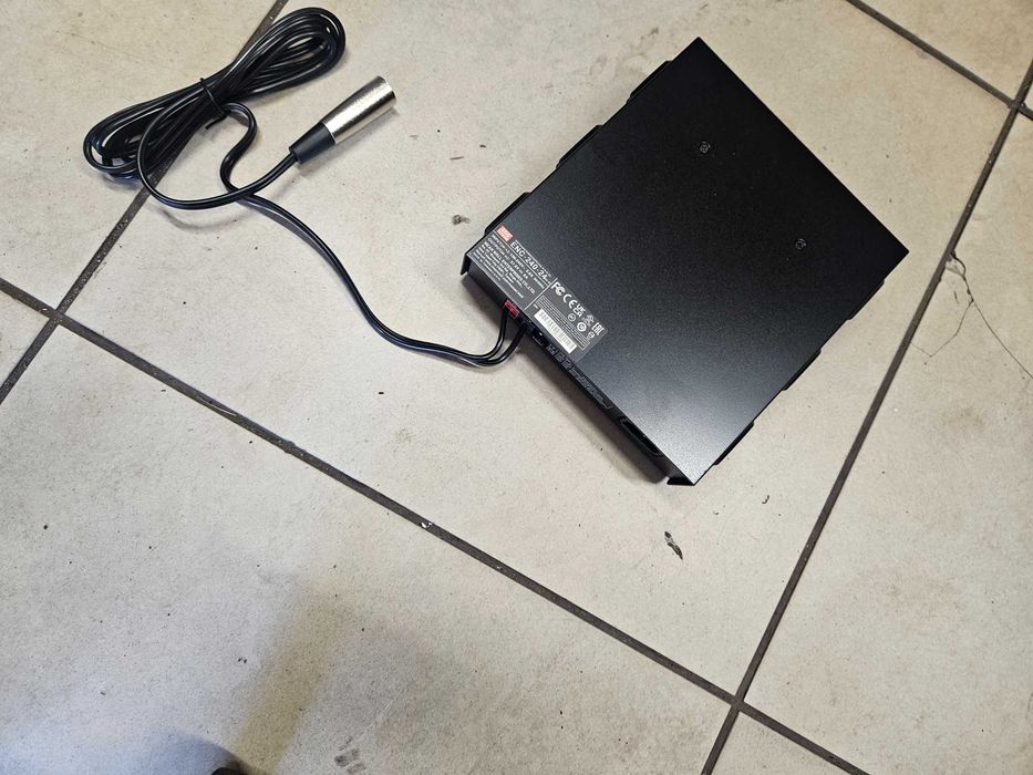 Ładowarka impulsowa 8 Amper do wózka elektrycznego