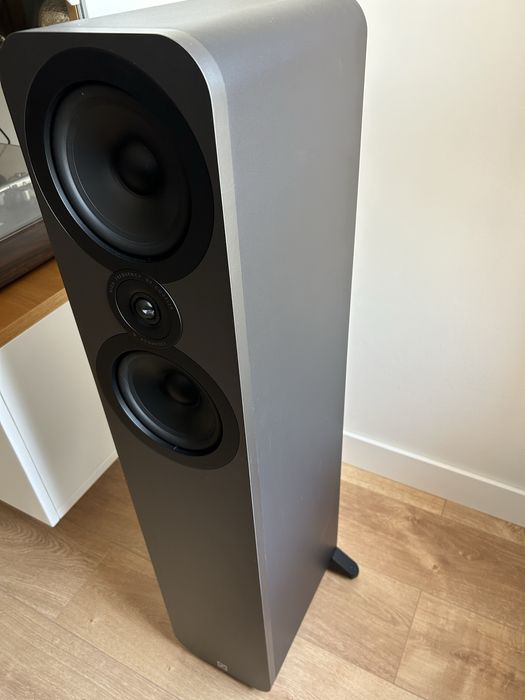 Colunas QAcoustics 3050