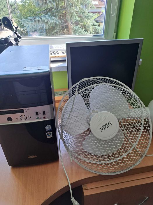 Zestaw urzadzen komputer monitor