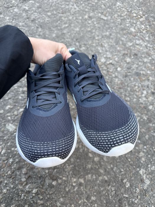 Беговые кроссовки mizuno wave revolt кроссовки оригинал 42 размер