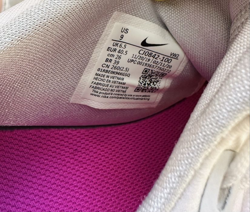 Продаю кросовки  Nike Air Max Bella  40.5 26см