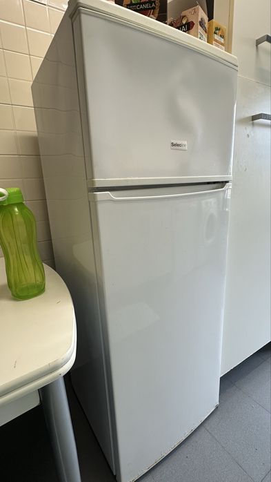 Roupeiro cama e colchoes