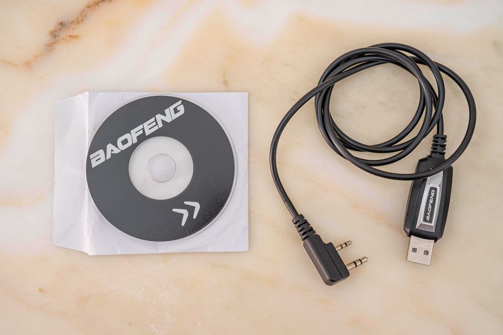 Cabo de programação de radios Baofeng, novo sem uso.